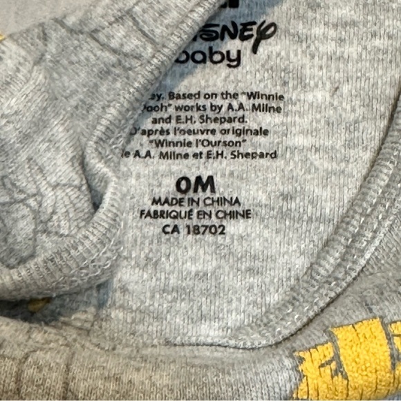 Disney - Winnie the Pooh - Gray and Yellow Bodysuit/onesies - Picture 3 of 4